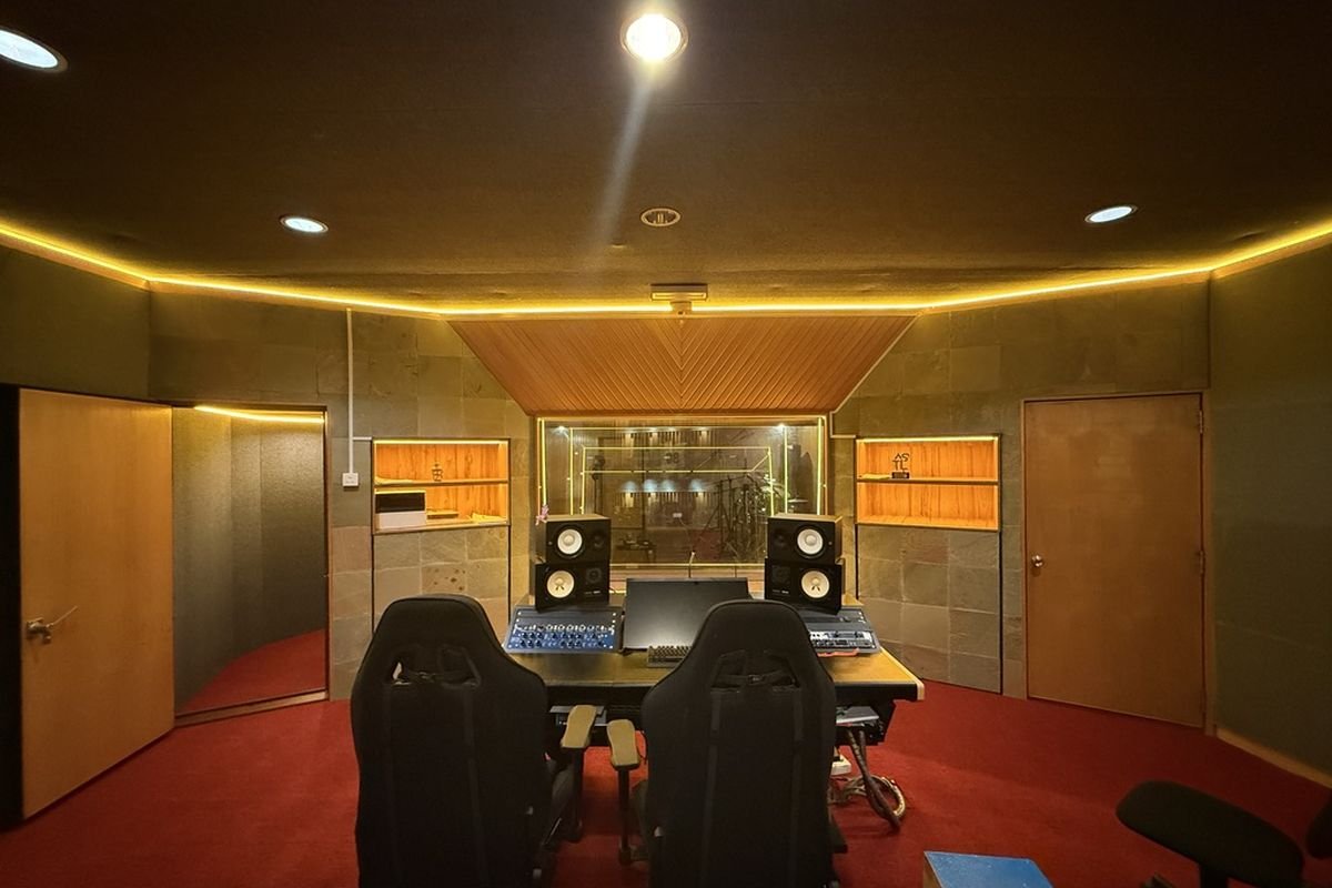 Suria Record Studio Decoration